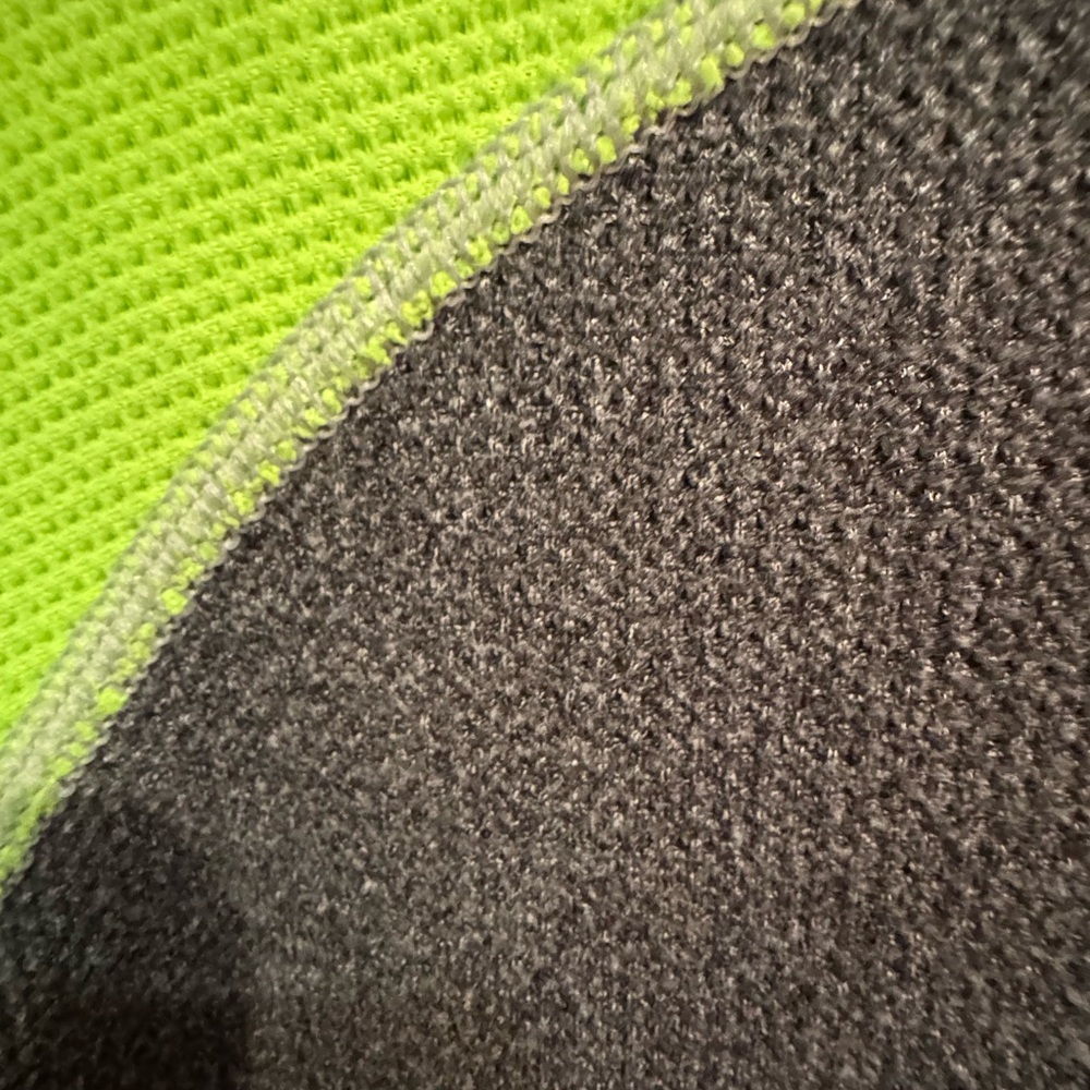 Under Armour Men's Neon Green and Charcoal Long Sleeve Tee Size Large - Picture 6 of 6